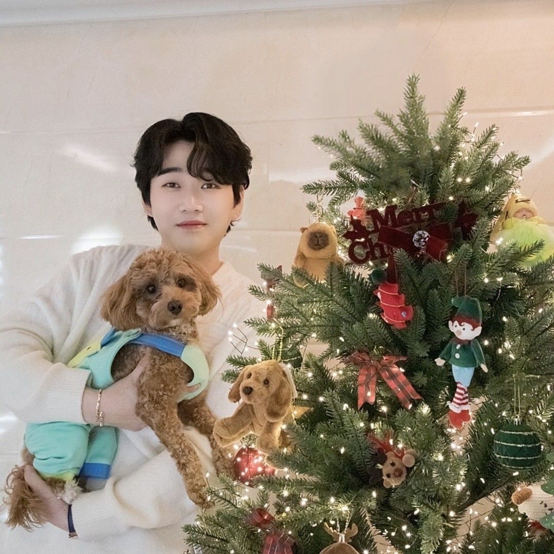 Latest photo of Hwang Youngwoong