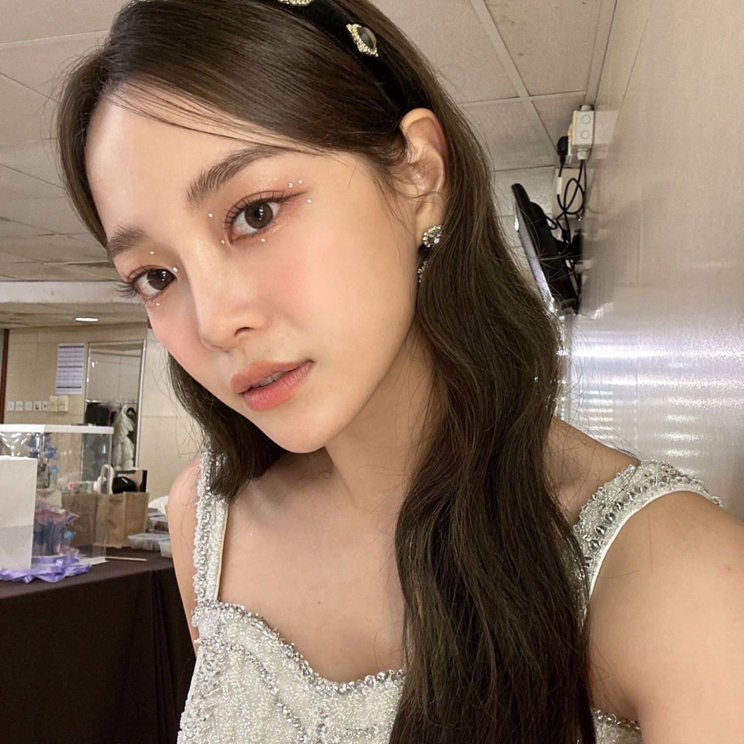 Behind-the-scenes cut of Kim Sejeong