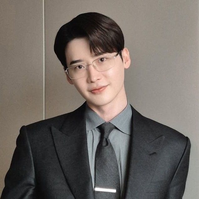 Latest photo of Lee Jongsuk