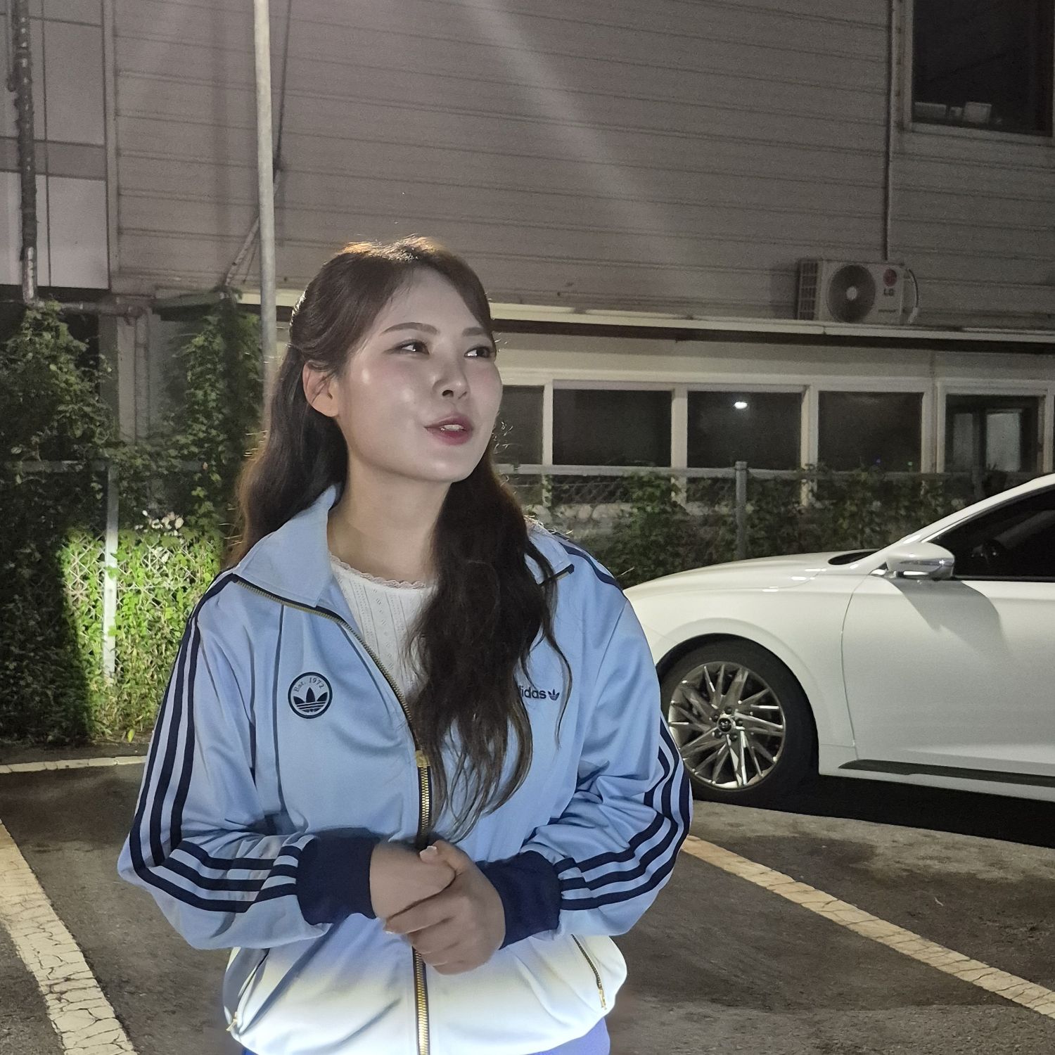 A moment captured by a fan of Miss Kim