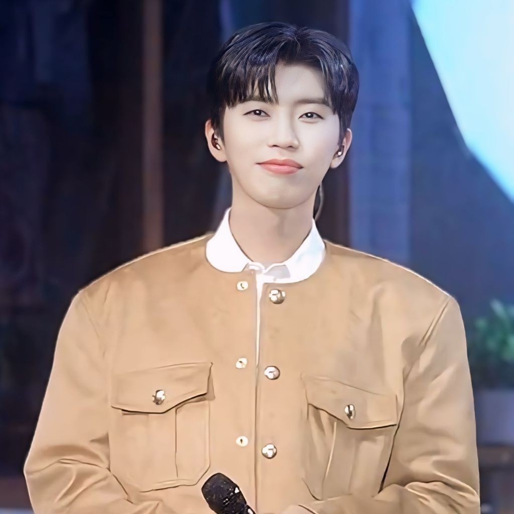 Foto kegiatan terbaru dari Lim Youngwoong