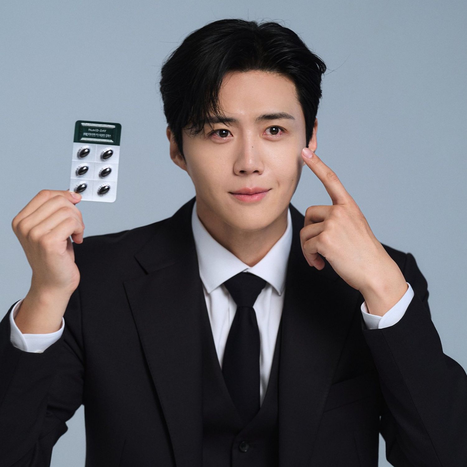 Behind-the-scenes cut of Kim Seonho