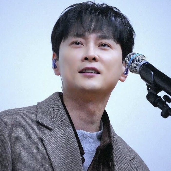 Foto terbaru dari Min Kyunghoon
