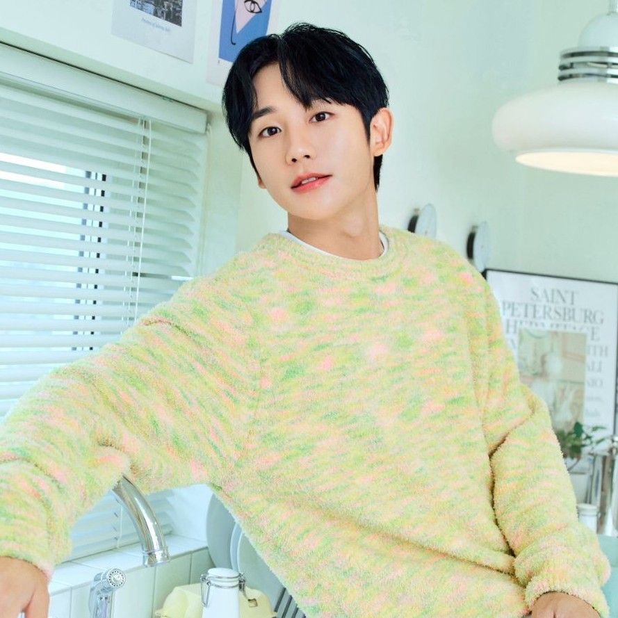 Latest photo of Jung Haein