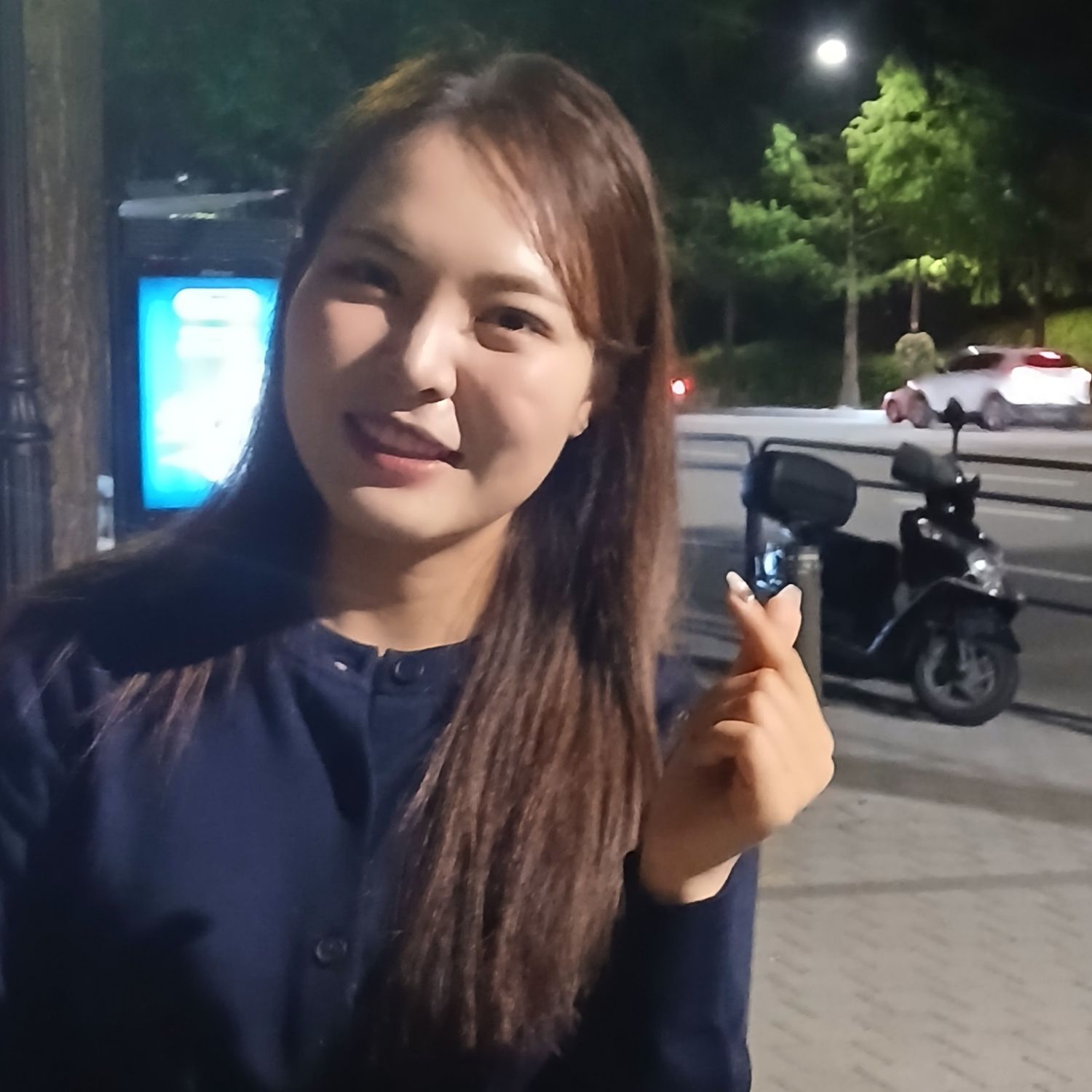 Behind-the-scenes cut of Miss Kim