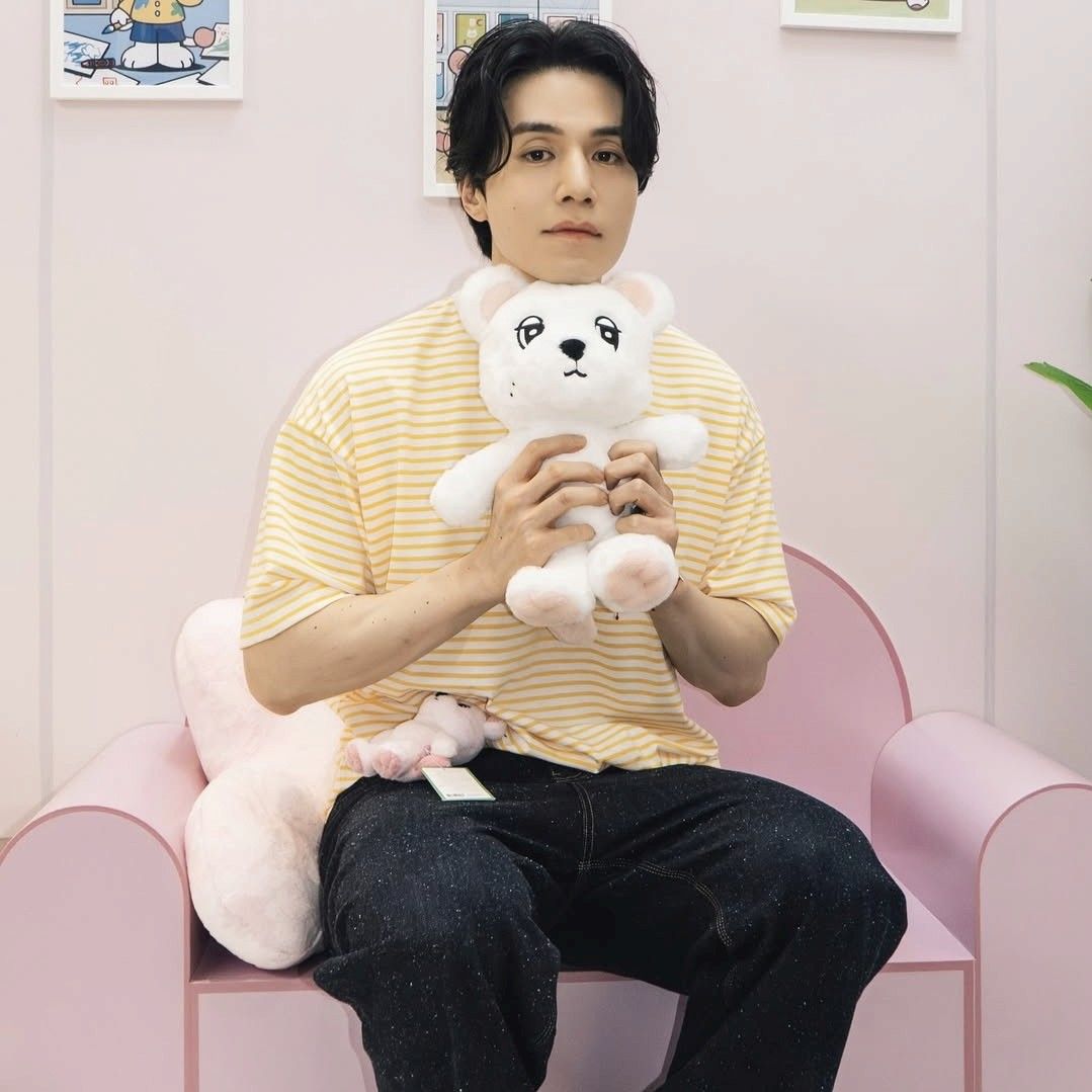 Recent activity shot of Lee Dongwook