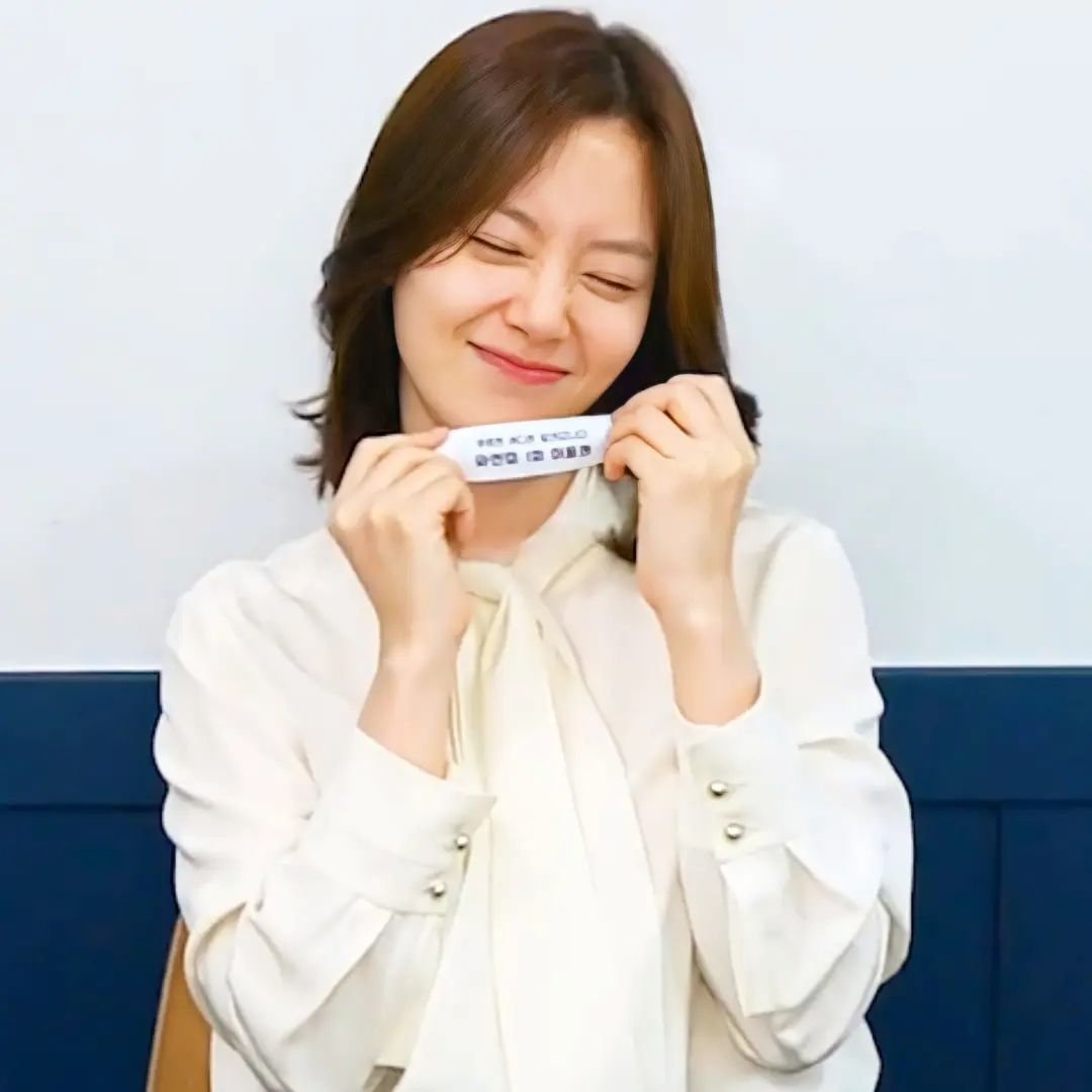 Behind-the-scenes cut of Moon Chaewon