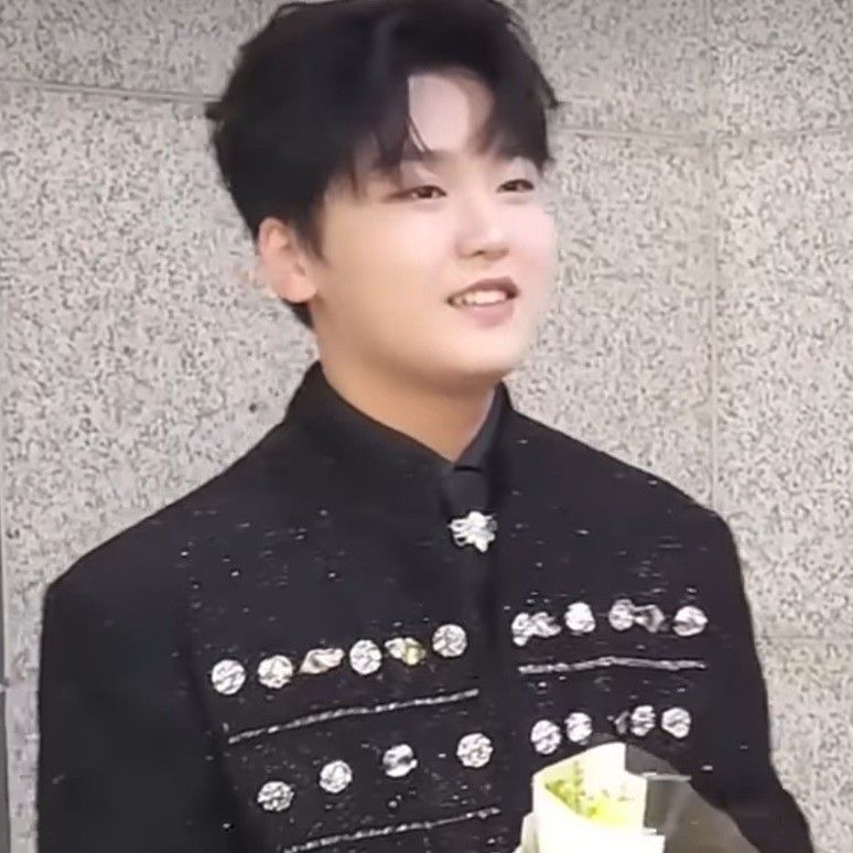 A moment captured by a fan of Park Sungon