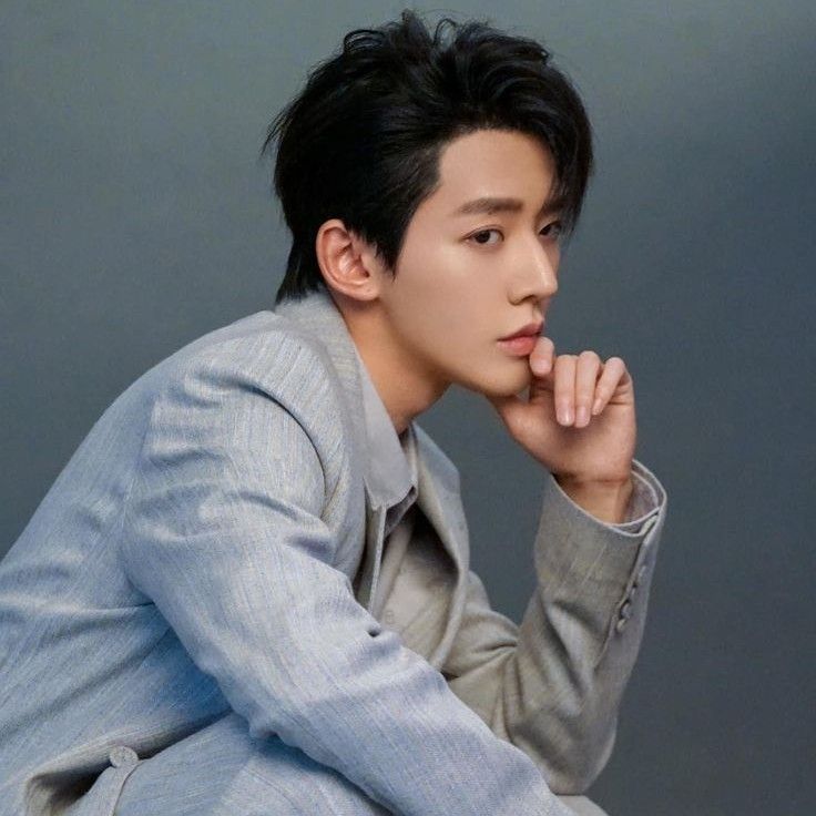 Latest photo of Deng Wei