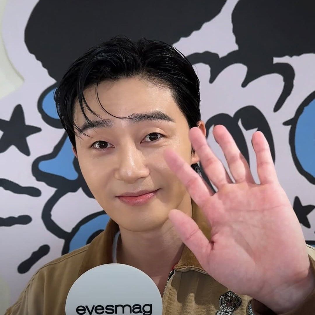 Behind-the-scenes cut of Park Seojoon