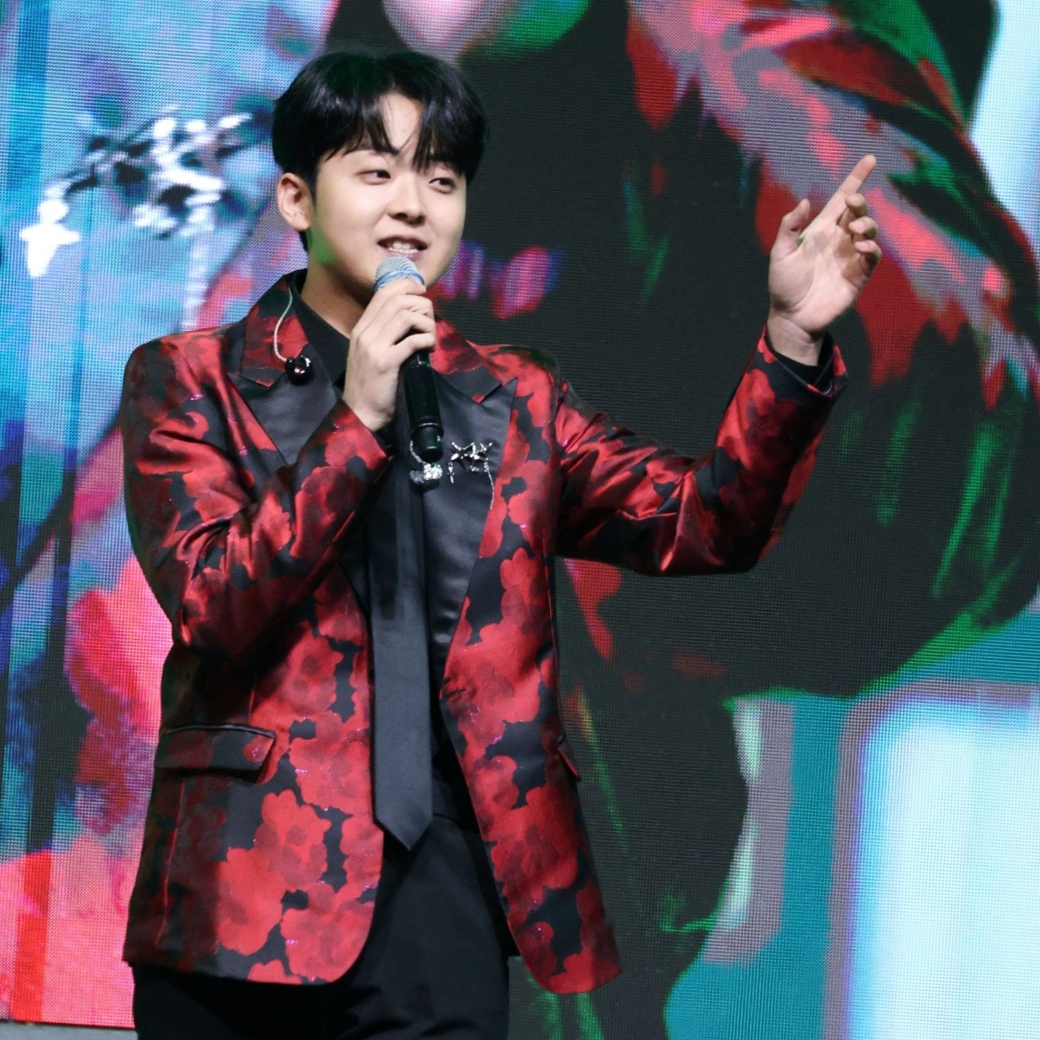 A moment captured by a fan of Park Minsu