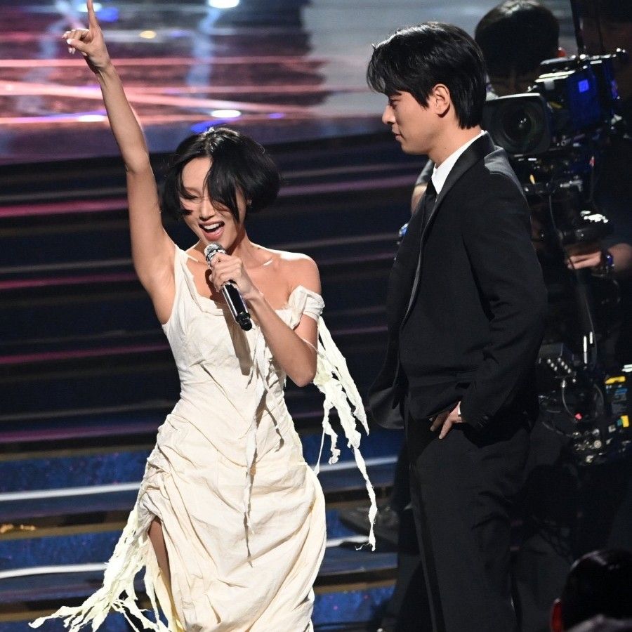 Behind-the-scenes cut of Park Jeongmin