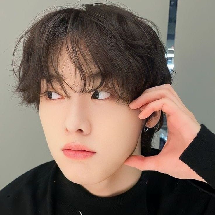 ユン・サナの最近の活動ショット