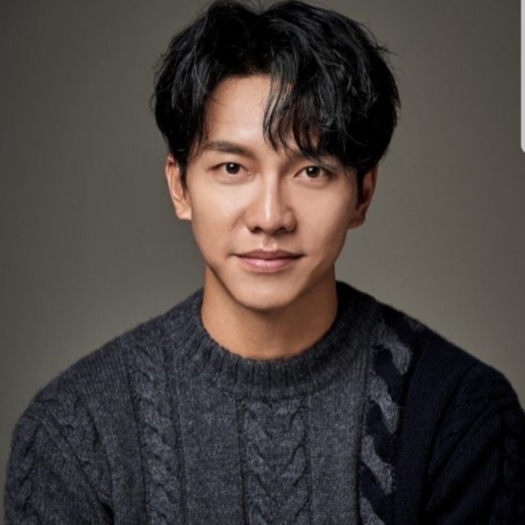 Recent activity shot of Lee Seunggi