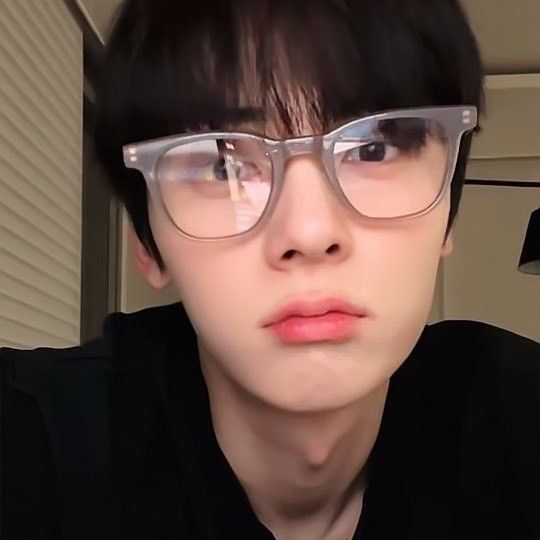 Latest photo of Hwang Minhyun