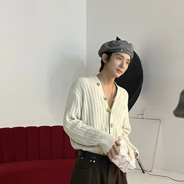 Behind-the-scenes cut of Lee Joongi