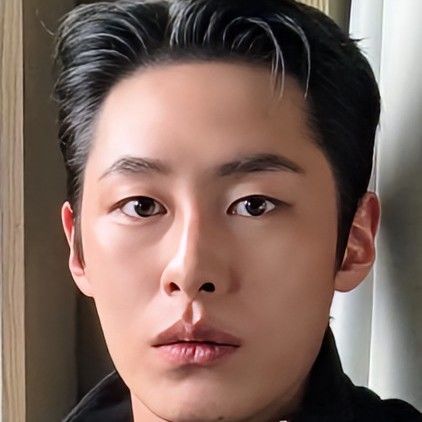 Recent activity shot of Lee Jaewook