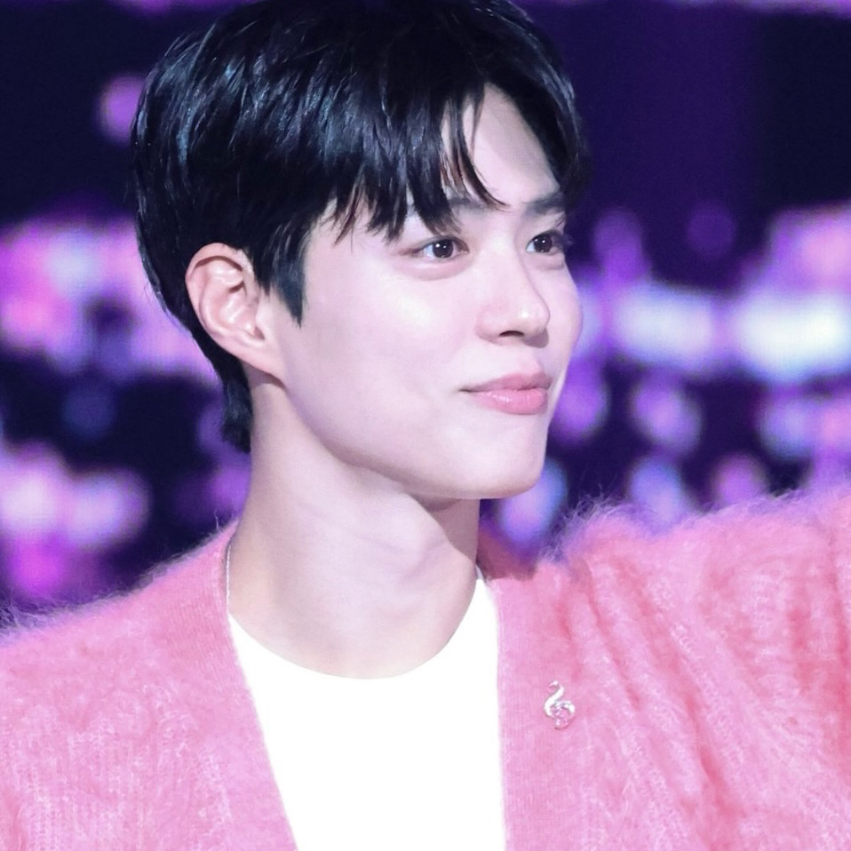 A moment captured by a fan of Park Bogum