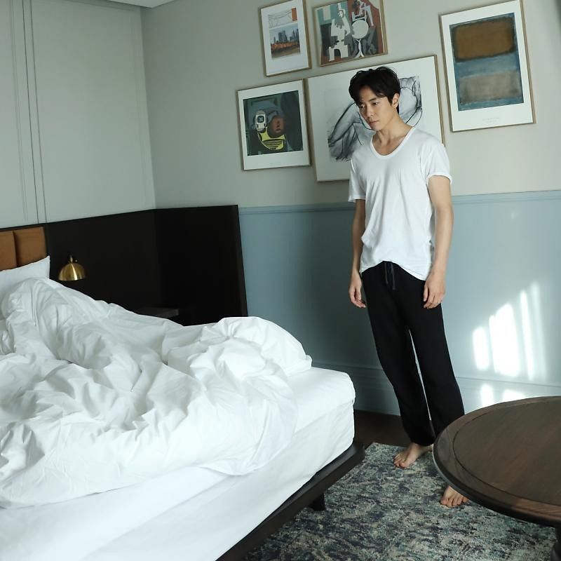 Behind-the-scenes cut of Kim Jaewook