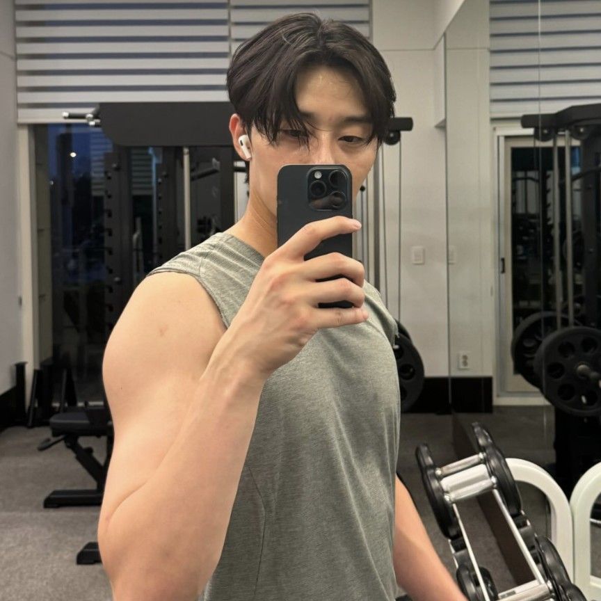 Behind-the-scenes cut of Park Seojoon