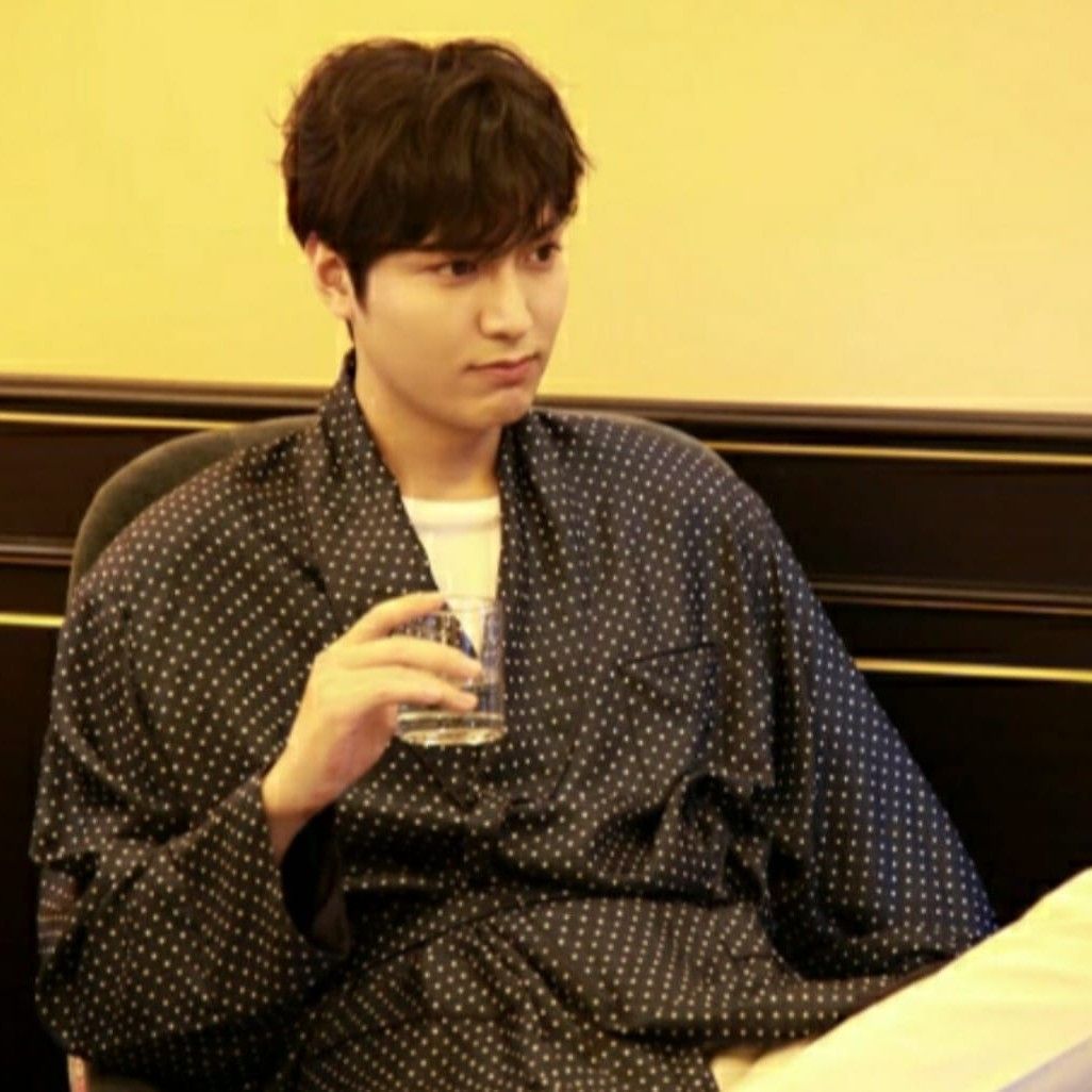 粉丝拍下的李敏镐瞬间