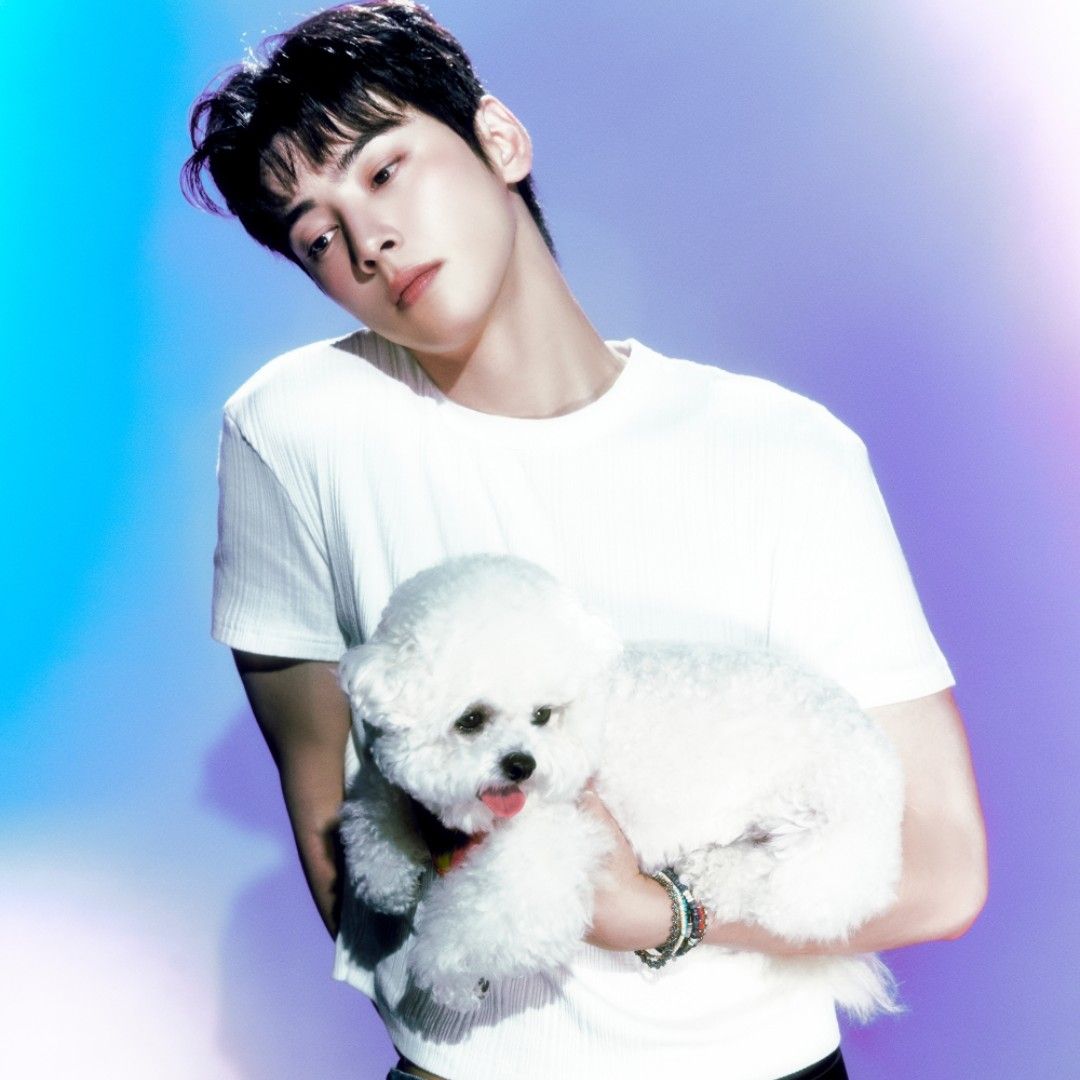 Behind-the-scenes cut of Cha Eunwoo