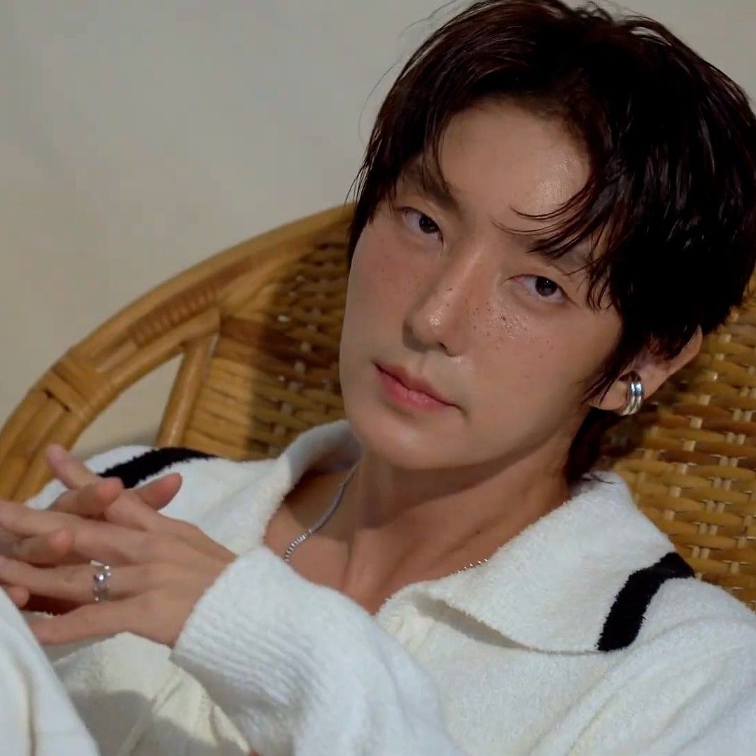 Recent activity shot of Lee Joongi