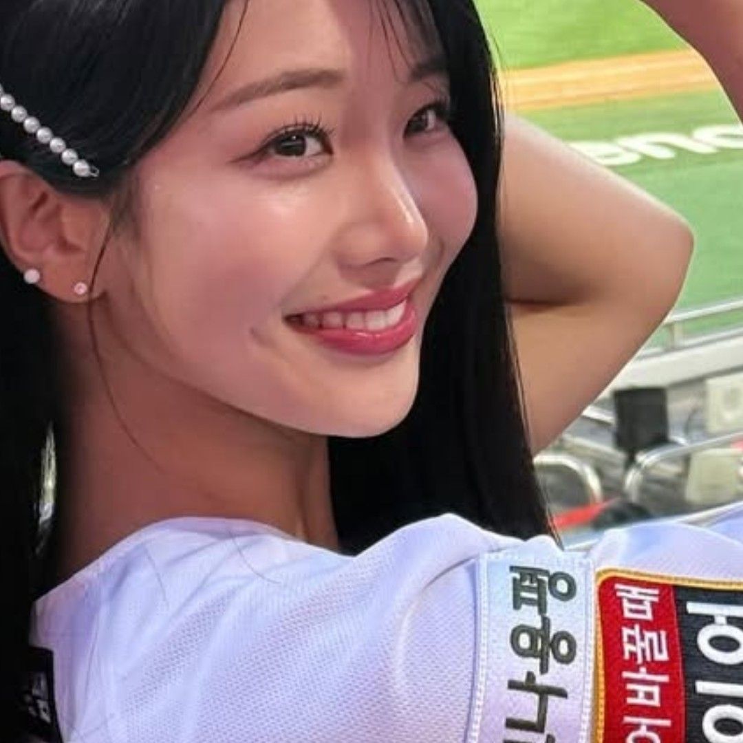 A moment captured by a fan of Kim Soyeon (2004)