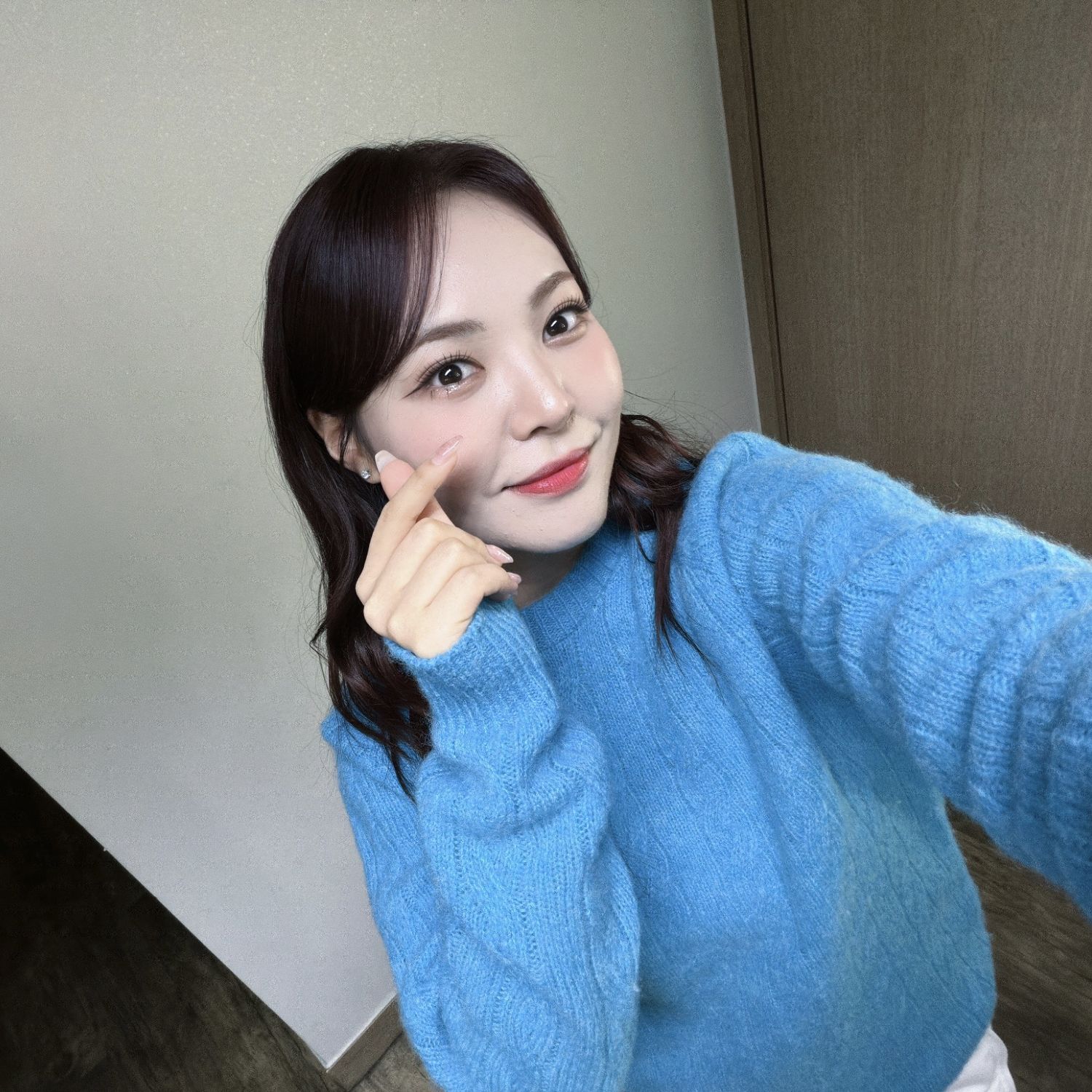 A moment captured by a fan of Miss Kim