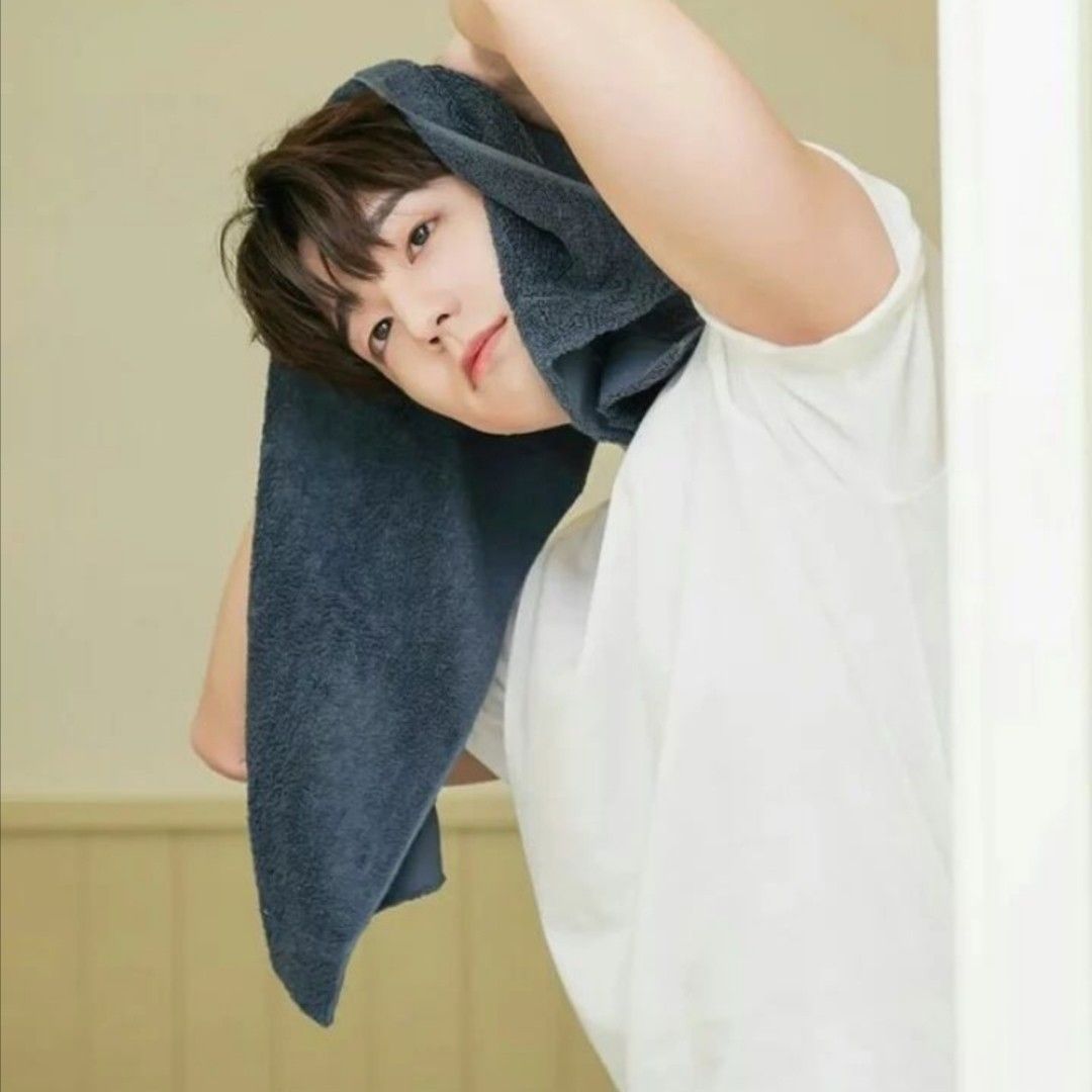 Behind-the-scenes cut of Kim Minkyu