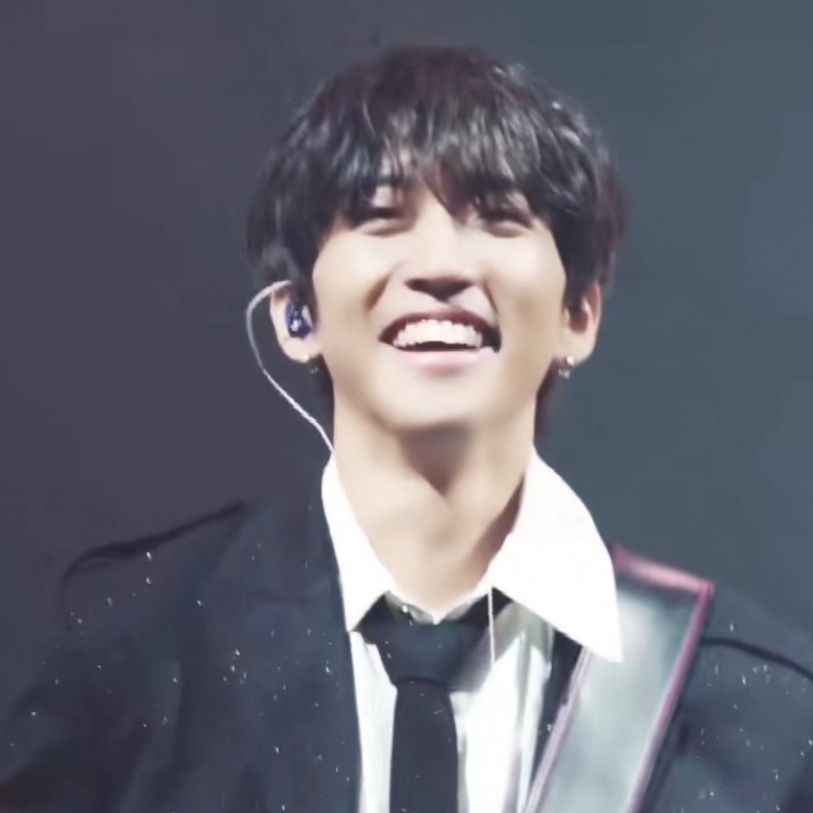 Behind-the-scenes cut of Lee Seungyoon