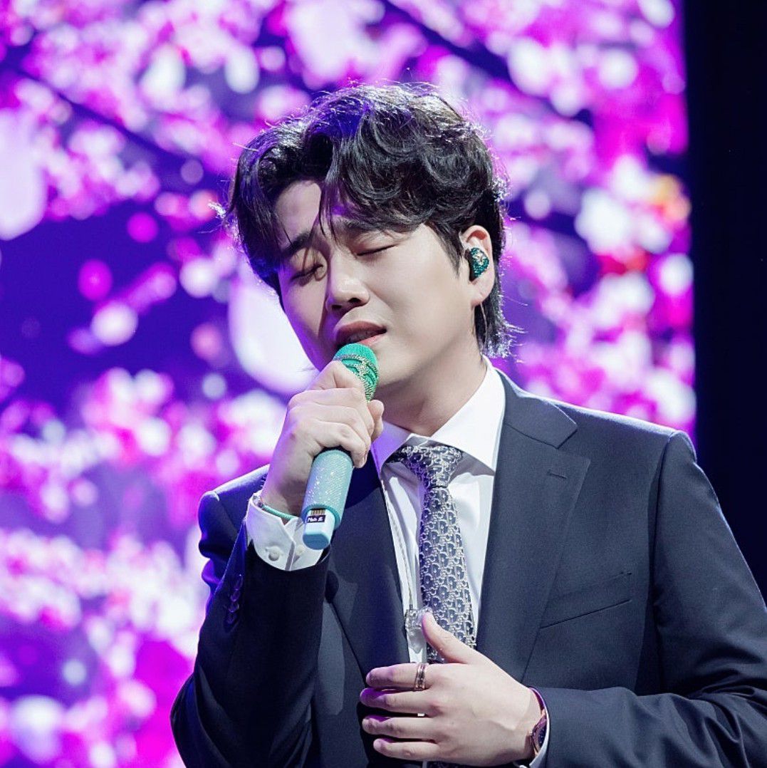 Behind-the-scenes cut of Hwang Youngwoong