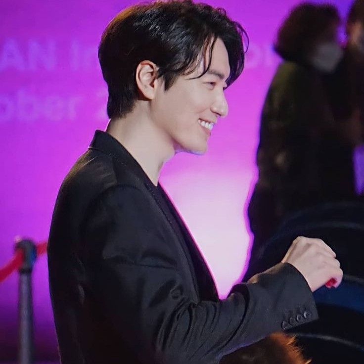 Behind-the-scenes cut of Lee Joonhyuk
