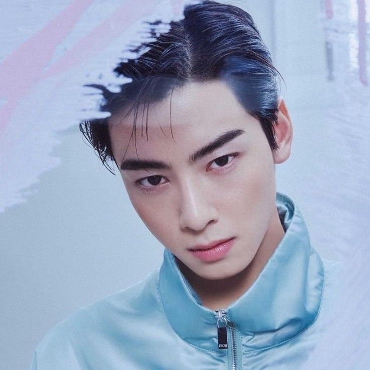 Behind-the-scenes cut of Cha Eunwoo