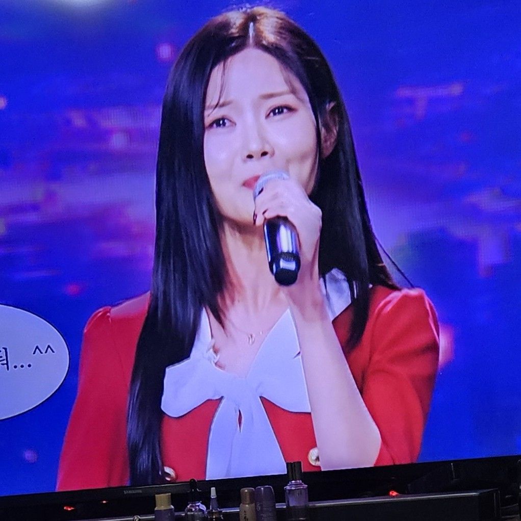 A moment captured by a fan of Bae Ahyeon