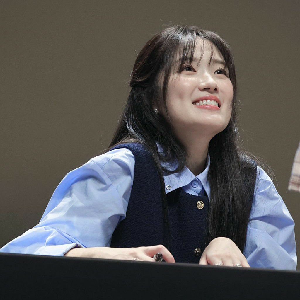 Behind-the-scenes cut of Kim Hyeyoon