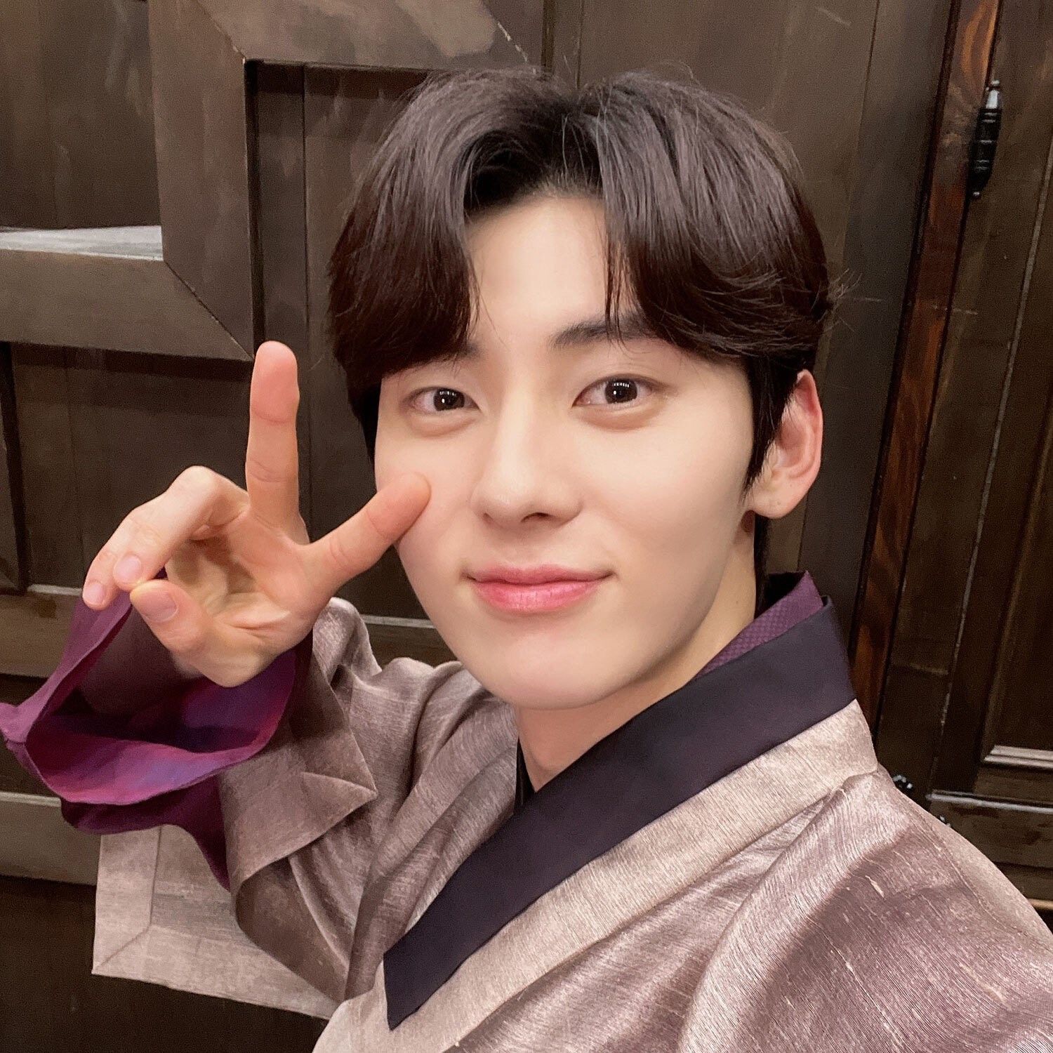 A moment captured by a fan of Hwang Minhyun