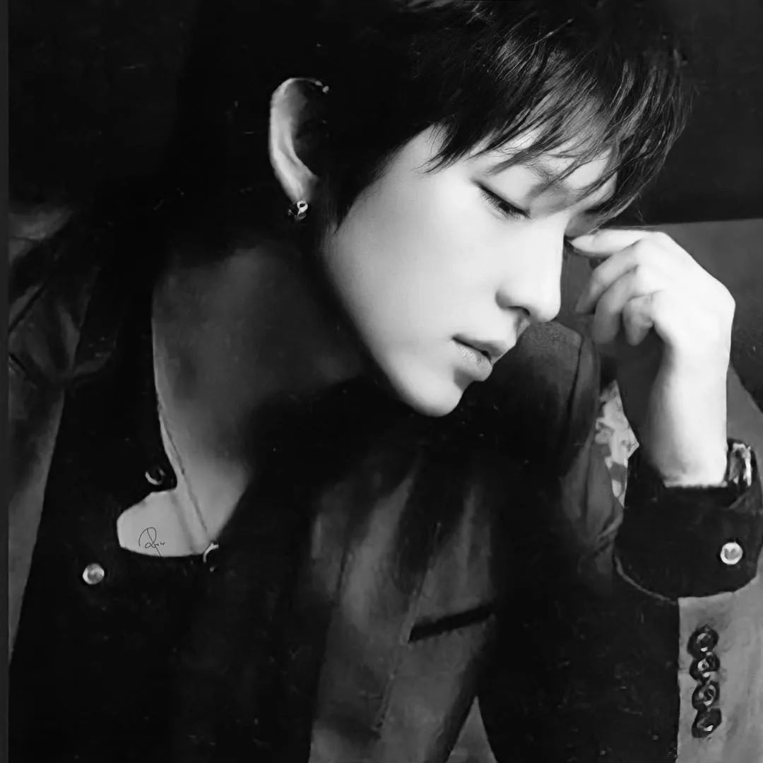 Behind-the-scenes cut of Lee Joongi