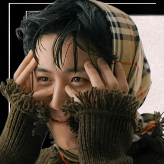 Behind-the-scenes cut of Kim Seonho