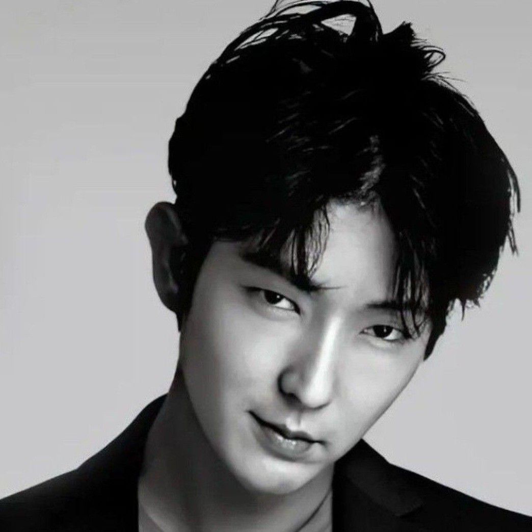 Foto terbaru dari Lee Joongi