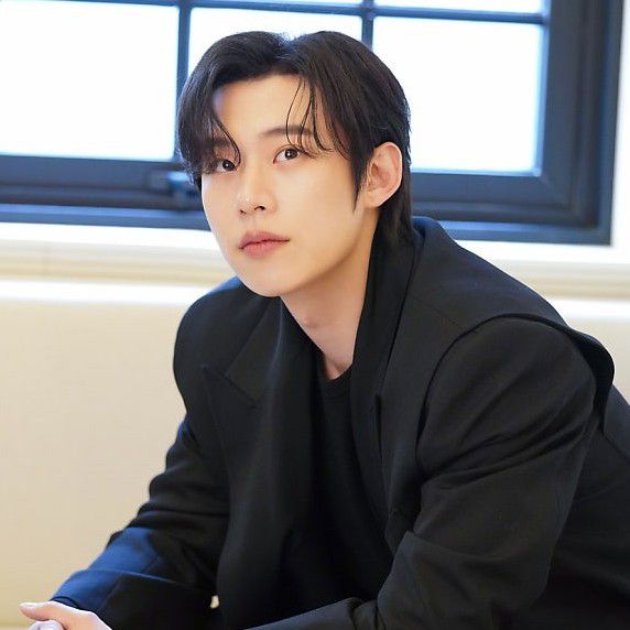A moment captured by a fan of Kim Sungcheol