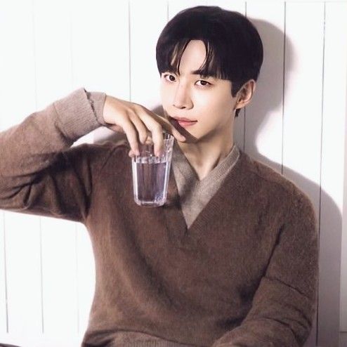 Recent activity shot of Lee Junho