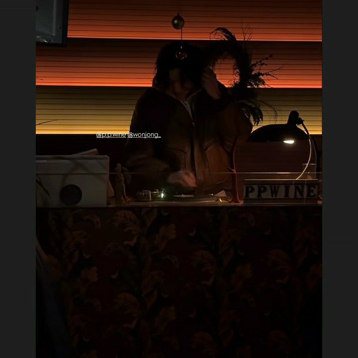 Behind-the-scenes cut of Lee Jongwon