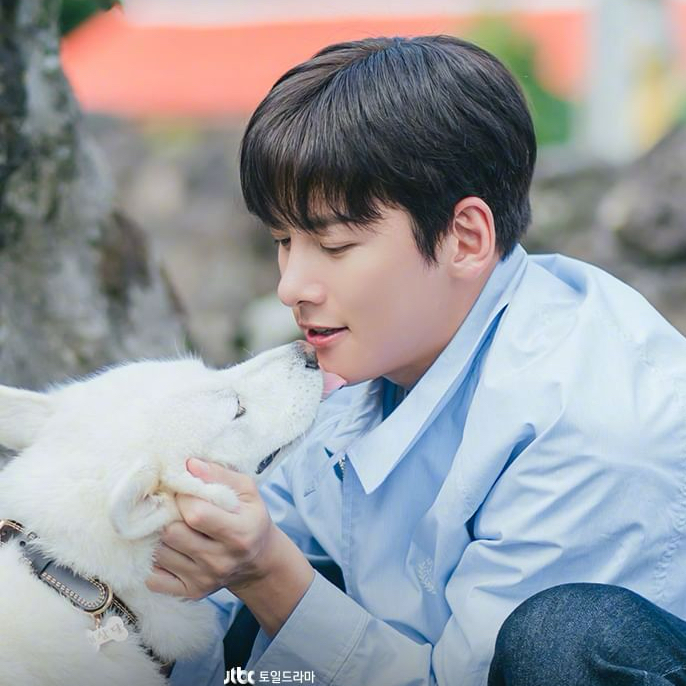 Behind-the-scenes cut of Ji Changwook