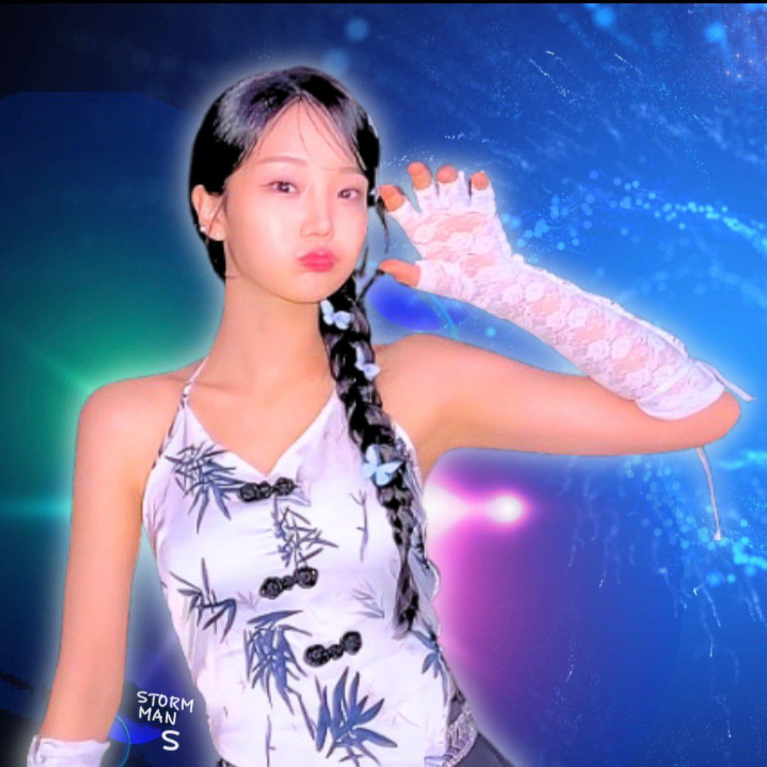 Behind-the-scenes cut of Kim Soyeon (2004)