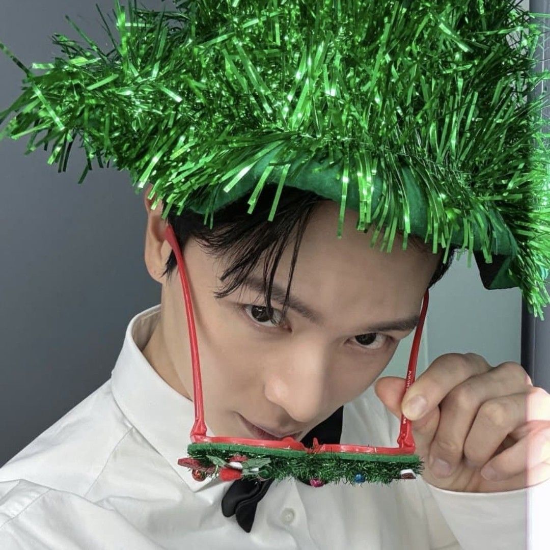 Behind-the-scenes cut of Yook Sungjae