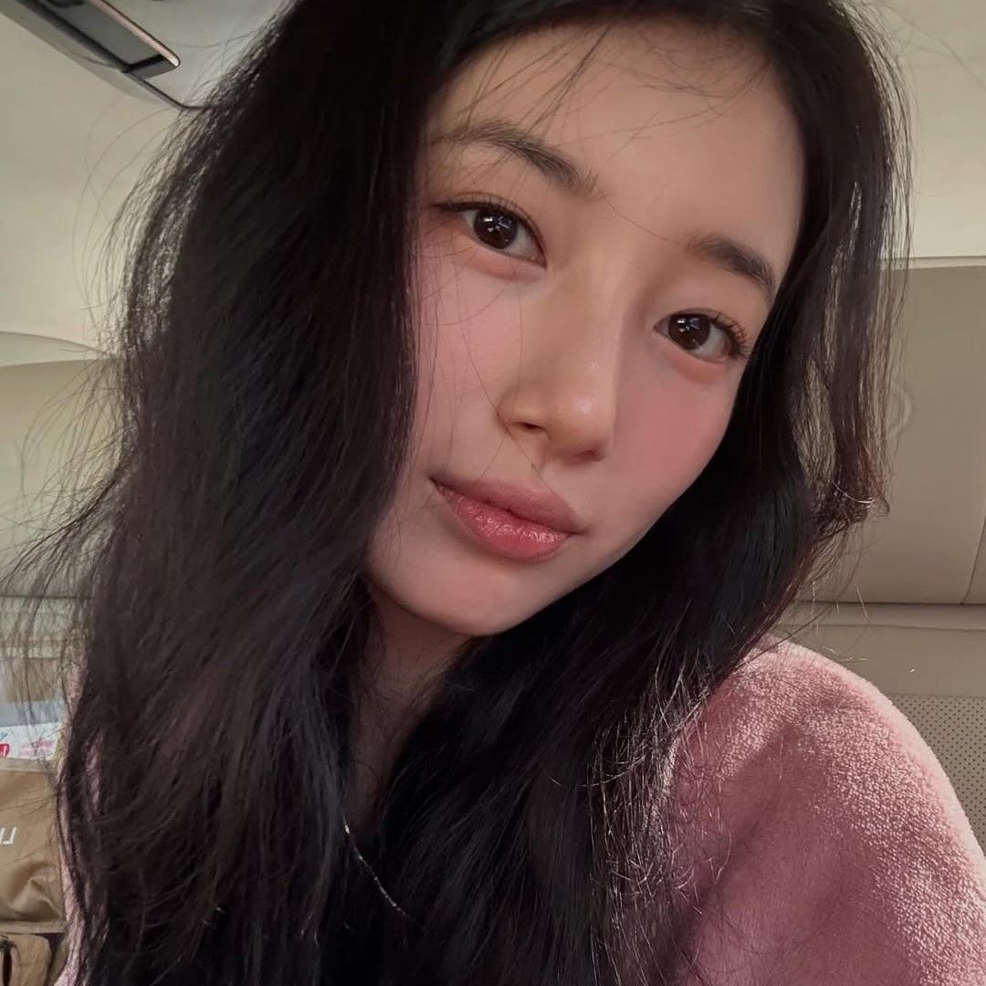 Recent activity shot of Bae Suzy