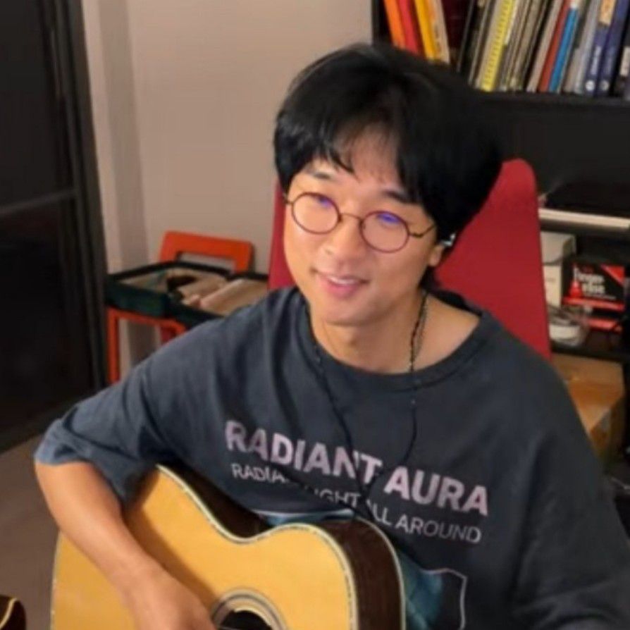 Recent activity shot of Bak Changgeun