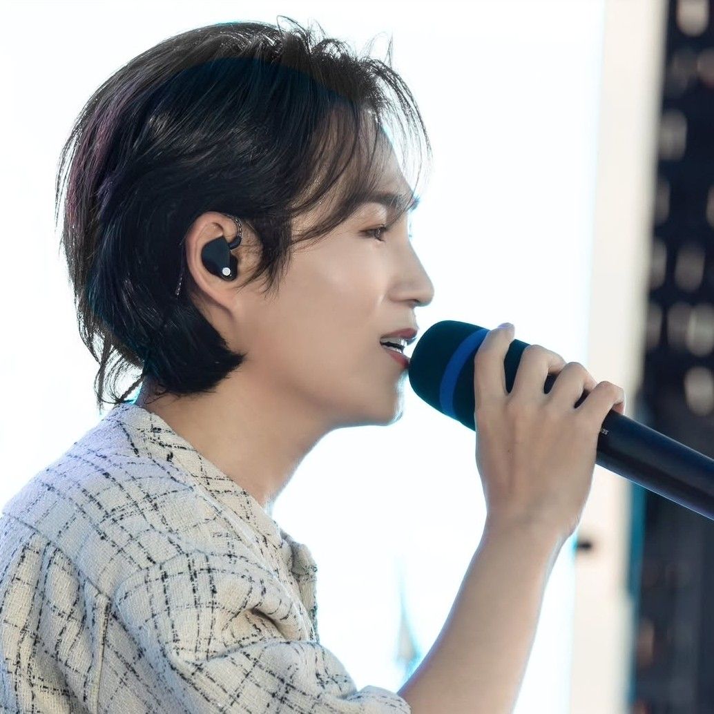A moment captured by a fan of Kim Heejae
