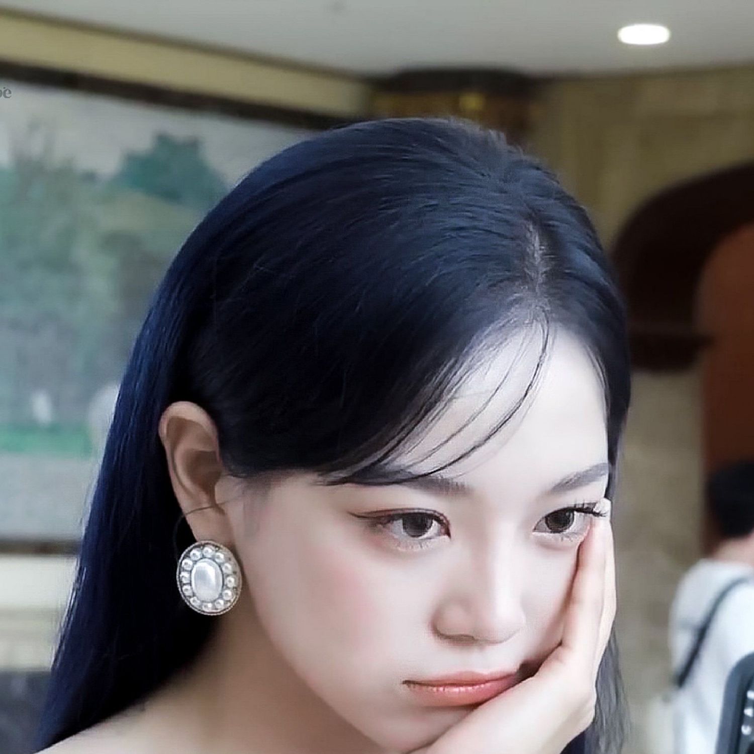Behind-the-scenes cut of Kim Sejeong